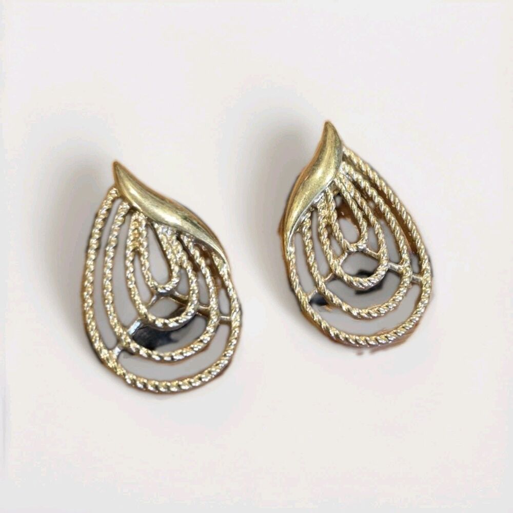 Vintage Signed TRIFARI Gold Tone Tiered Teardrop Post Earrings Textured Strand